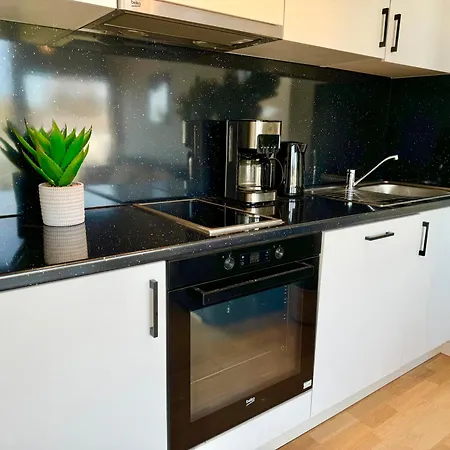 Apartment Business Mit Balkon