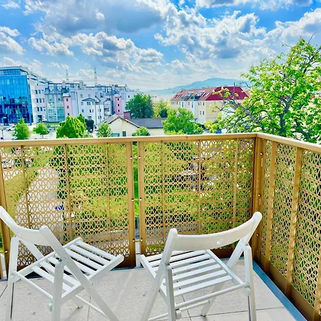 Business Mit Balkon Wiener Neudorf